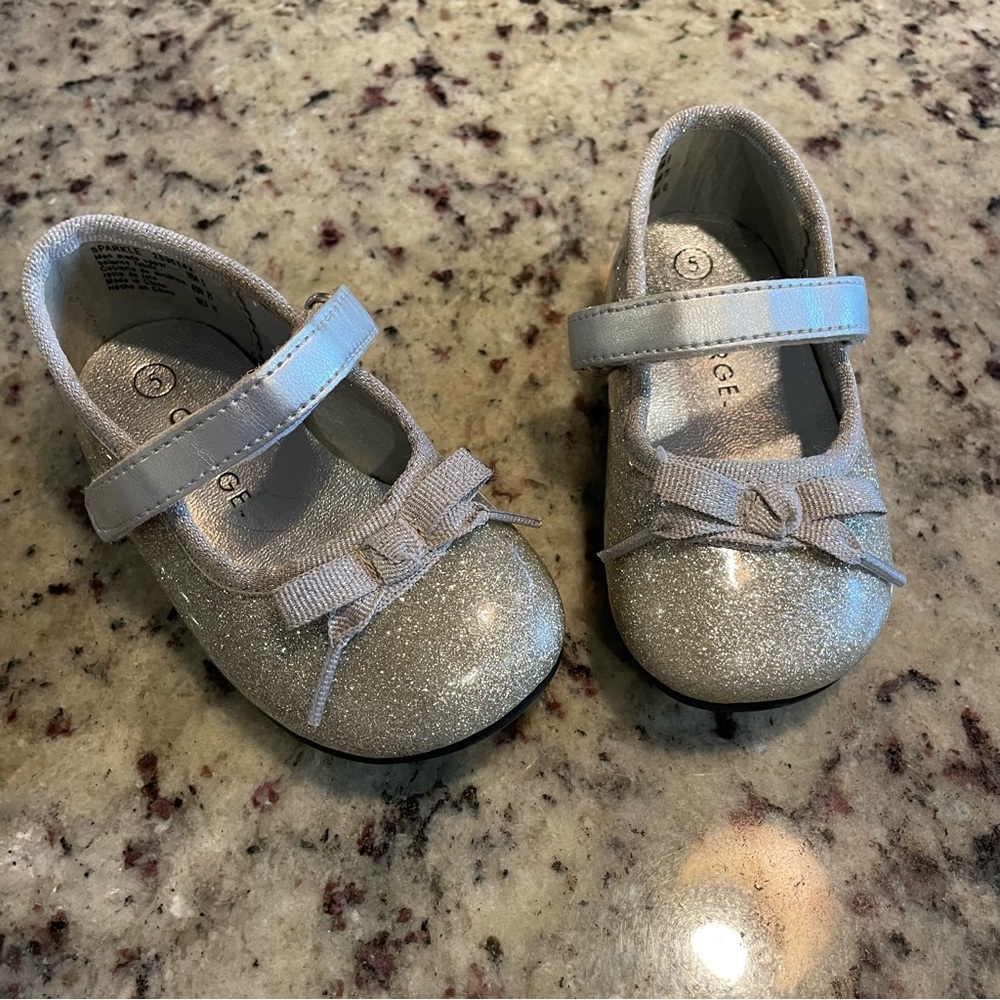 Baby girls sparkly maryjanes size 5